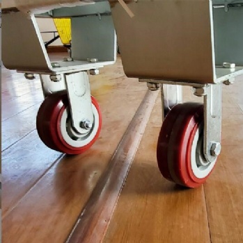 single cargo trolley